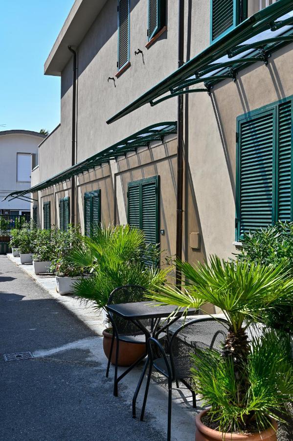 Hotel Delle Rose San Bartolomeo Al Mare Exterior photo