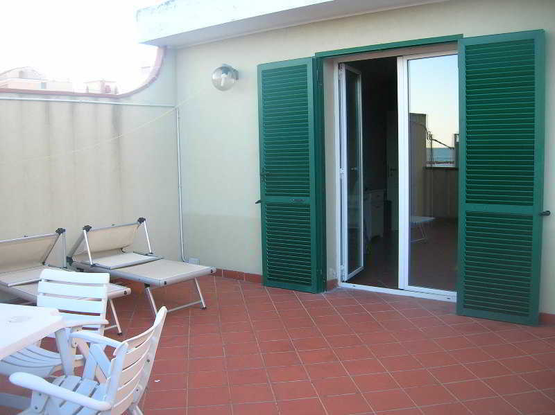 Hotel Delle Rose San Bartolomeo Al Mare Exterior photo