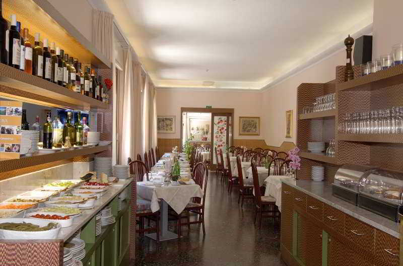 Hotel Delle Rose San Bartolomeo Al Mare Exterior photo